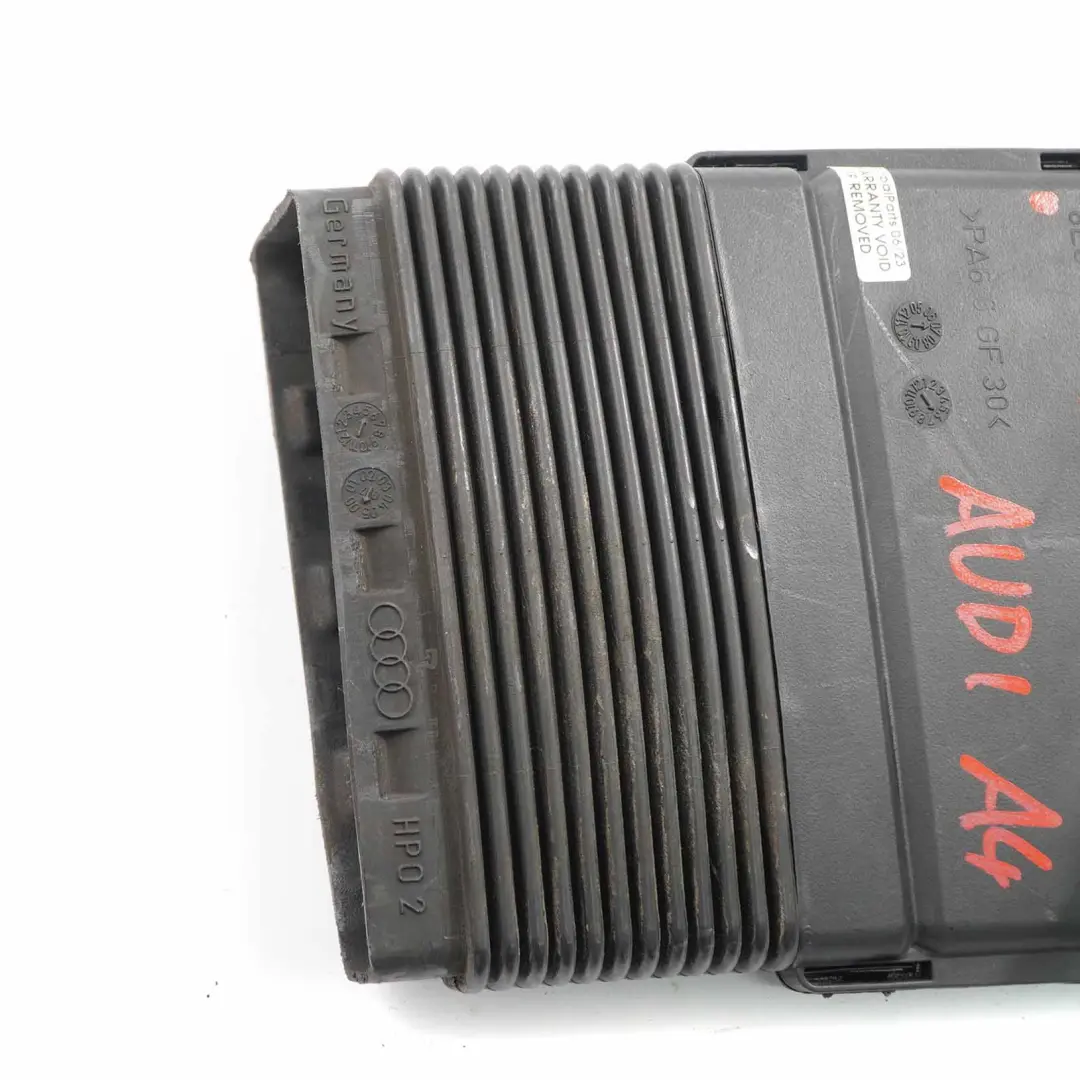 Canale di aspirazione guida condotto tubo flessibile per Audi A4 B6 B7 con numero di parte 8E0129617 Audi A4 B6 B7 Canale di aspirazione guida condotto tubo flessibile - SKU 8E0129617 - Numero di parte 8E0129617