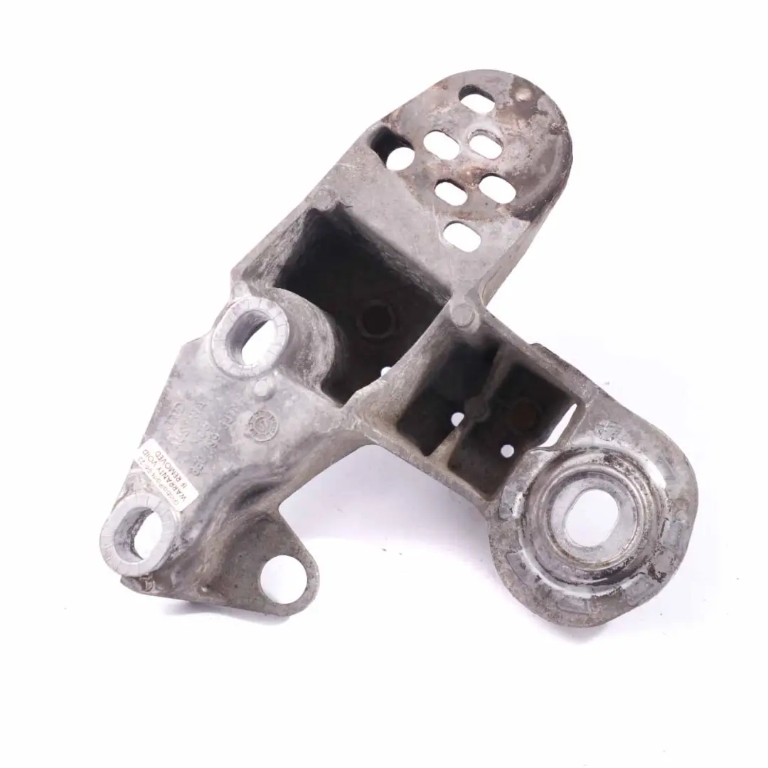 Halterung Links für Audi A4 B7 2.0 TDI Diesel Motor mit Teilenummer 8E0199351M Audi A4 B7 2.0 TDI Diesel Motor Halterung Links - SKU 8E0199351M - Teilenummer 8E0199351M