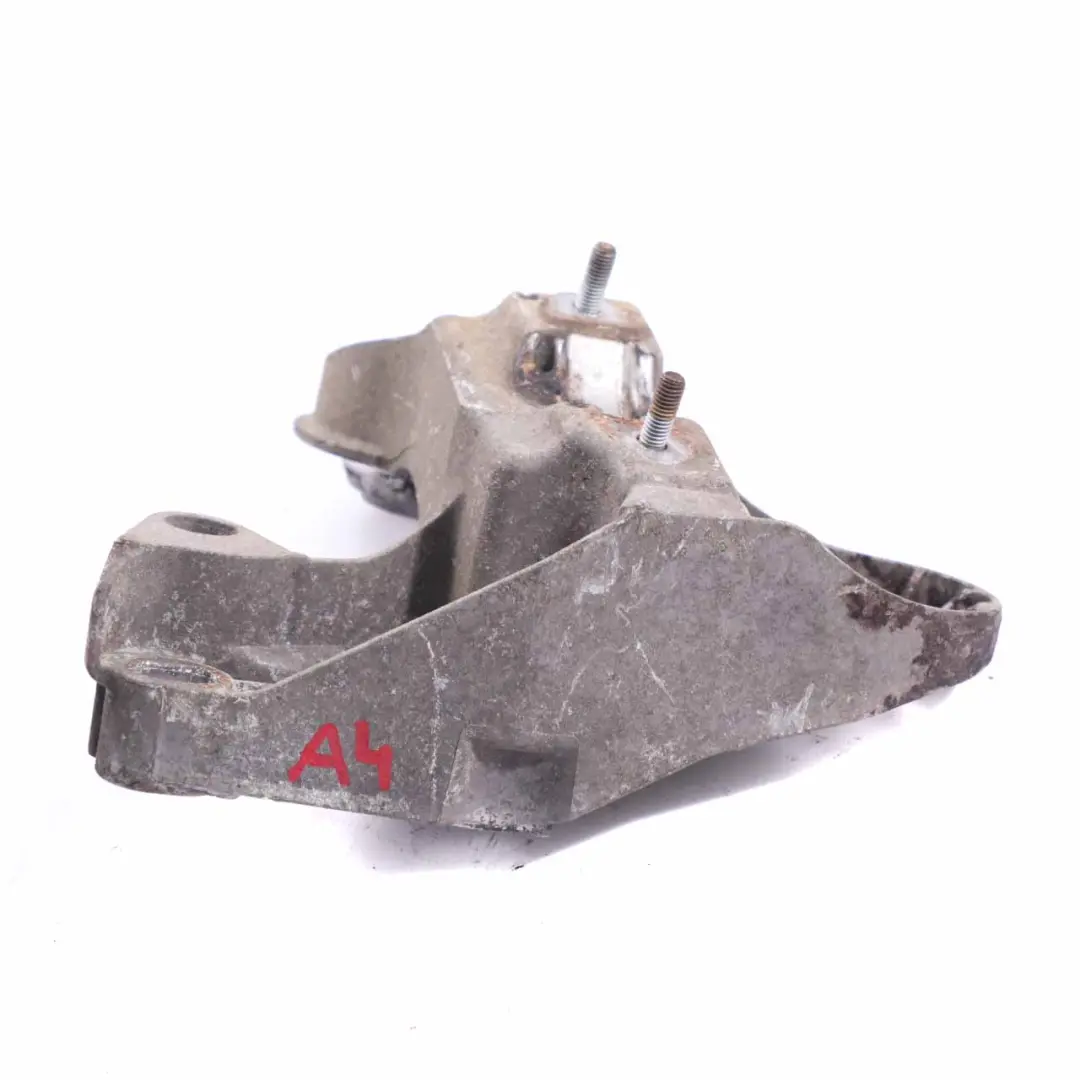 Halterung Links für Audi A4 B7 2.0 TDI Diesel Motor mit Teilenummer 8E0199351M Audi A4 B7 2.0 TDI Diesel Motor Halterung Links - SKU 8E0199351M - Teilenummer 8E0199351M