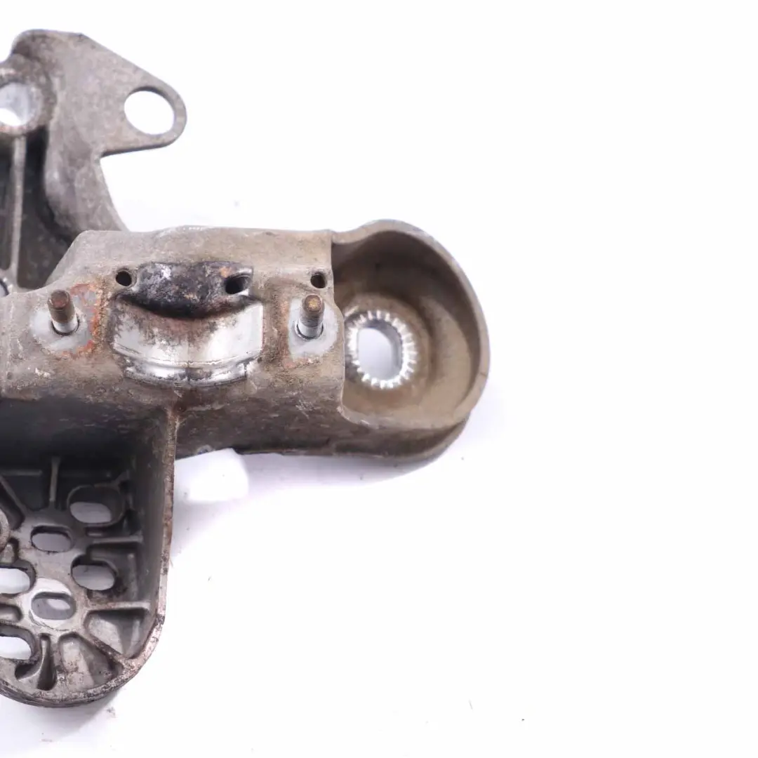 Halterung Links für Audi A4 B7 2.0 TDI Diesel Motor mit Teilenummer 8E0199351M Audi A4 B7 2.0 TDI Diesel Motor Halterung Links - SKU 8E0199351M - Teilenummer 8E0199351M