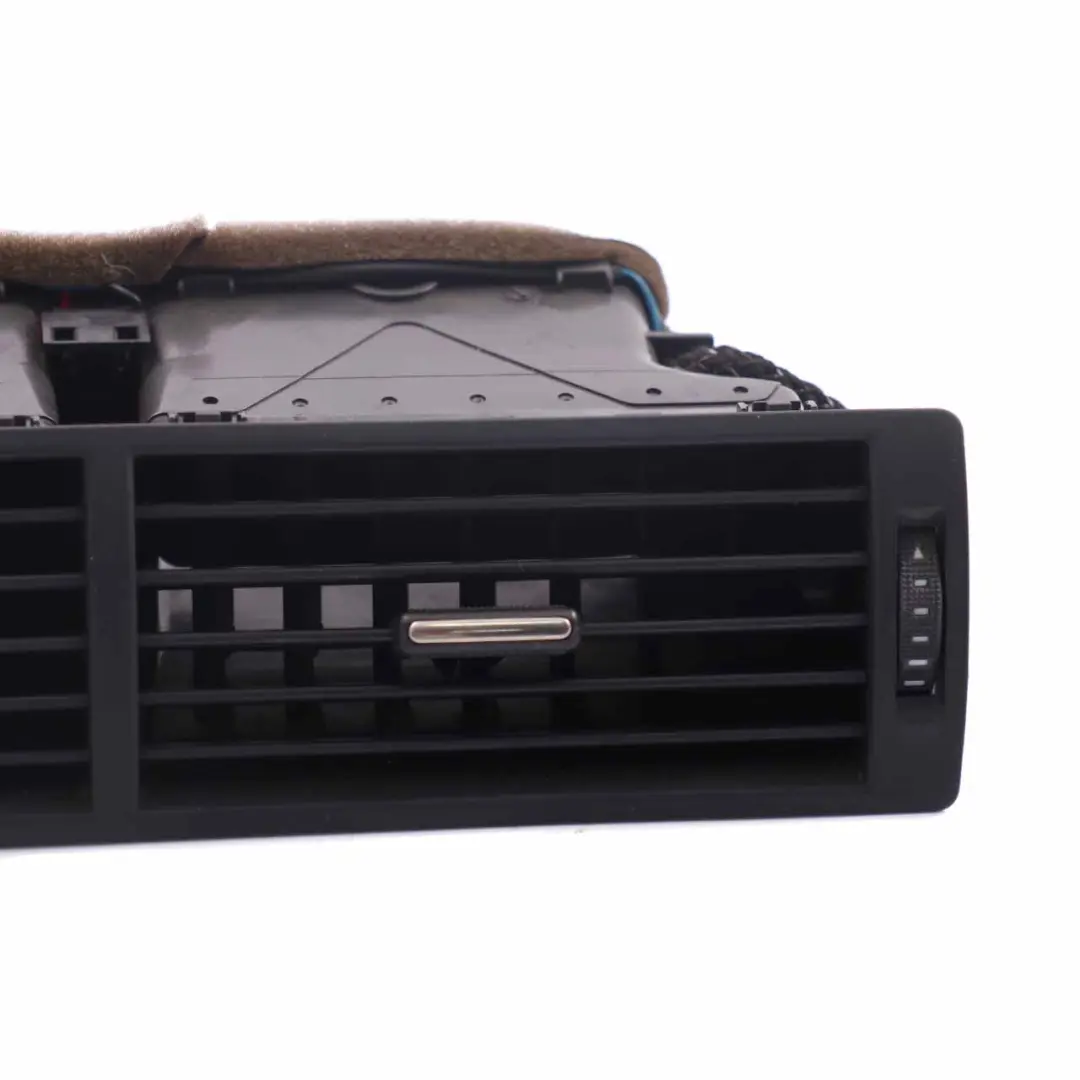 Armaturenbrett Mitte Luftauslass vorne Düse Kühlergrill für Audi A4 B7 mit Teilenummer 8E0820951H Audi A4 B7 Armaturenbrett Mitte Luftauslass vorne Düse Kühlergrill - SKU 8E0820951H - Teilenummer 8E0820951H