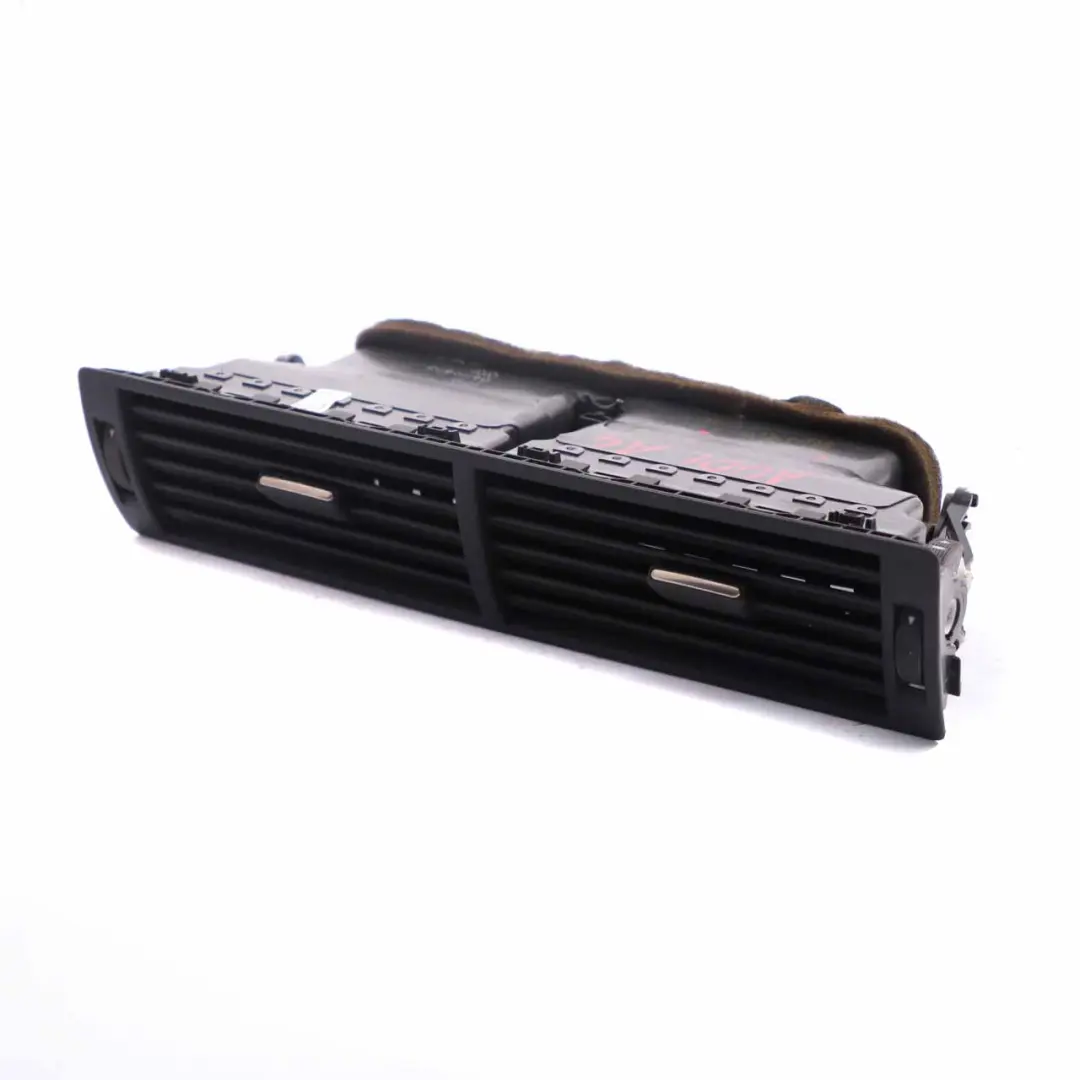 Grille d'aération centrale du tableau de bord pour Audi A4 B7 à propos du numéro de pièce 8E0820951H Audi A4 B7 Grille d'aération centrale du tableau de bord - SKU 8E0820951H - Numéro de pièce 8E0820951H