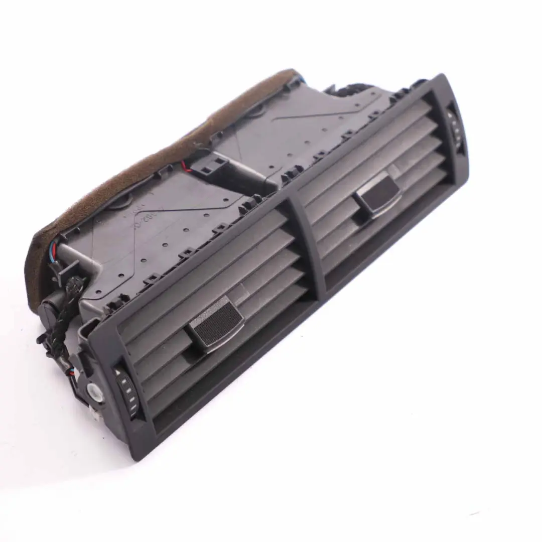 Grille d'aération centrale du tableau de bord pour Audi A4 B7 à propos du numéro de pièce 8E0820951H Audi A4 B7 Grille d'aération centrale du tableau de bord - SKU 8E0820951H - Numéro de pièce 8E0820951H