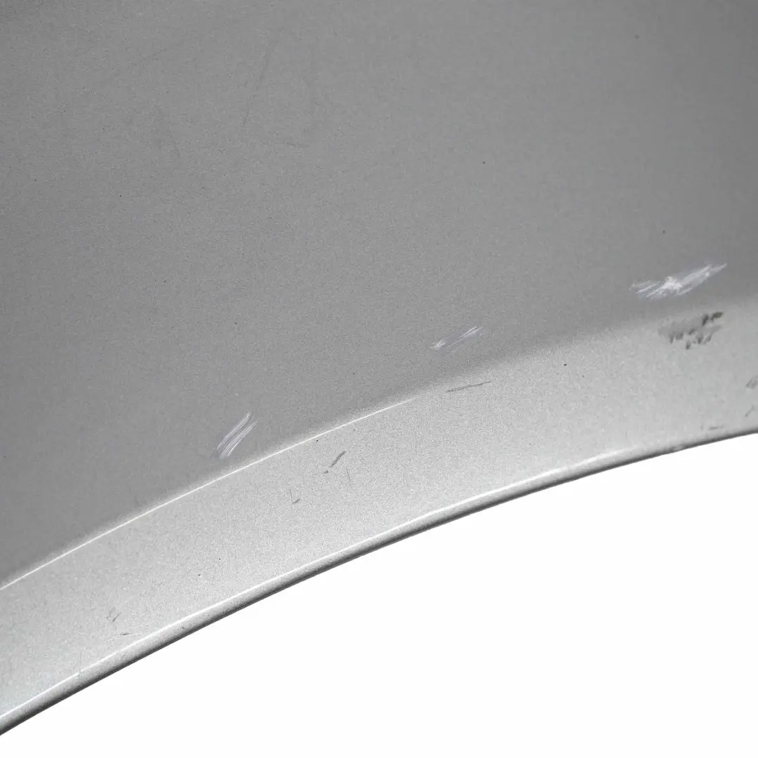 Pannello laterale anteriore sinistro Parafango Quartz Grey - LY7G per Audi A4 B7 con numero di parte 8E0821105F Audi A4 B7 Pannello laterale anteriore sinistro Parafango Quartz Grey - LY7G - SKU 8E0821105F-QGR - Numero di parte 8E0821105F