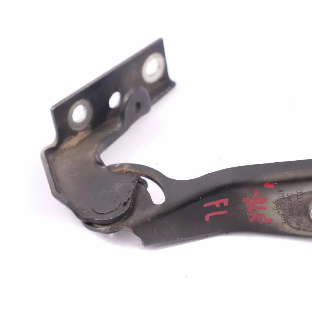 Charnière de capot avant gauche Noir pour Audi A4 B7 à propos du numéro de pièce 8E0823301E Audi A4 B7 Charnière de capot avant gauche Noir - SKU 8E0823301E-BLK - Numéro de pièce 8E0823301E