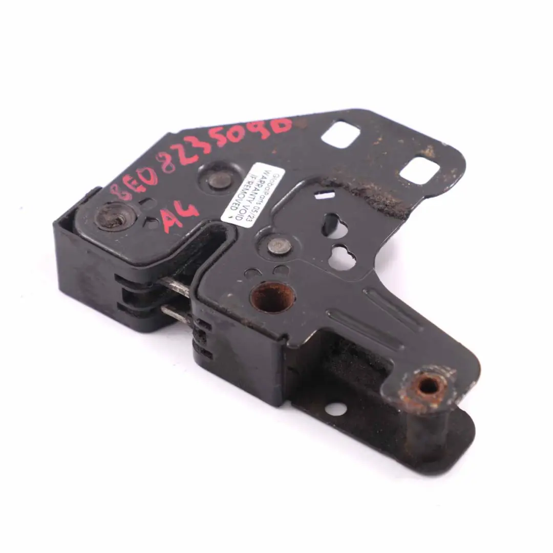 Audi A4 B7 Chiusura Di Sicurezza Anteriore Per Cofano Motore - SKU 8E0823509D - Numero di parte 8E0823509D