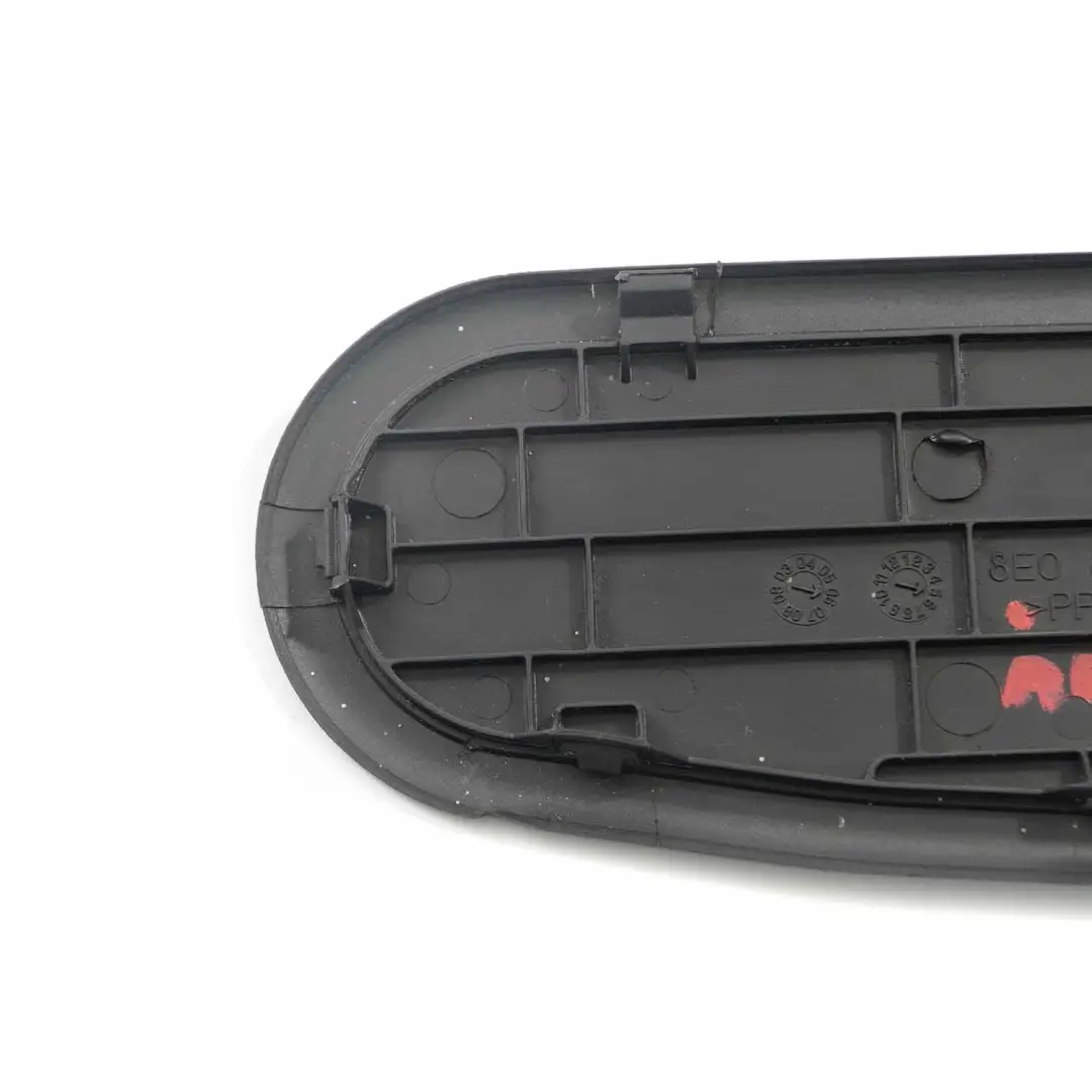 Audi A4 B7 Windschutzscheibenwaschanlage Abdeckung Links - SKU 8E0823745 - Teilenummer 8E0823745