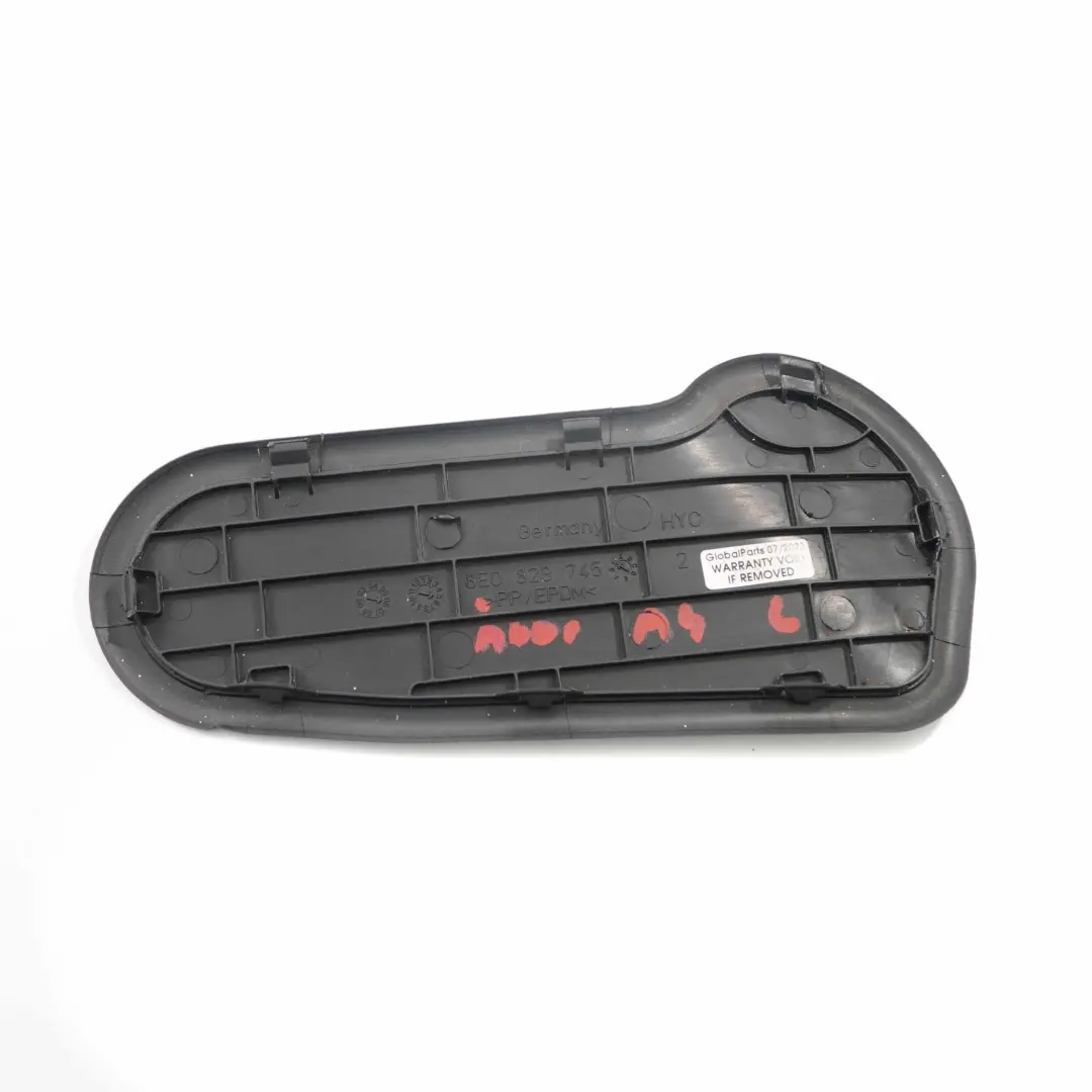 Coperchio lavavetro Parabrezza Cap Flap Sinistro per Audi A4 B7 con numero di parte 8E0823745 Audi A4 B7 Coperchio lavavetro Parabrezza Cap Flap Sinistro - SKU 8E0823745 - Numero di parte 8E0823745