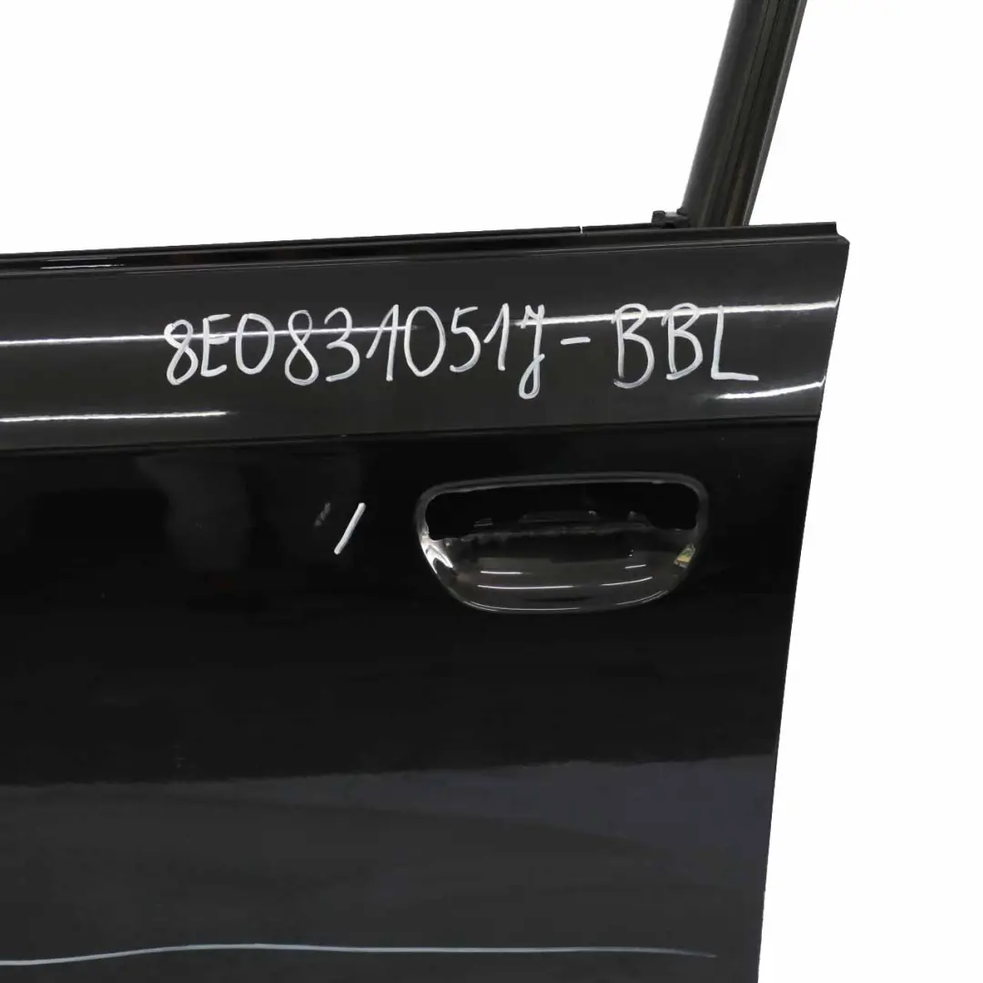 Drzwi Lewe Przednie Brilliant Black - LY9B do Audi A4 o numerze 8E0831051J Audi A4 Drzwi Lewe Przednie Brilliant Black - LY9B - SKU 8E0831051J-BBL - Numer Części 8E0831051J