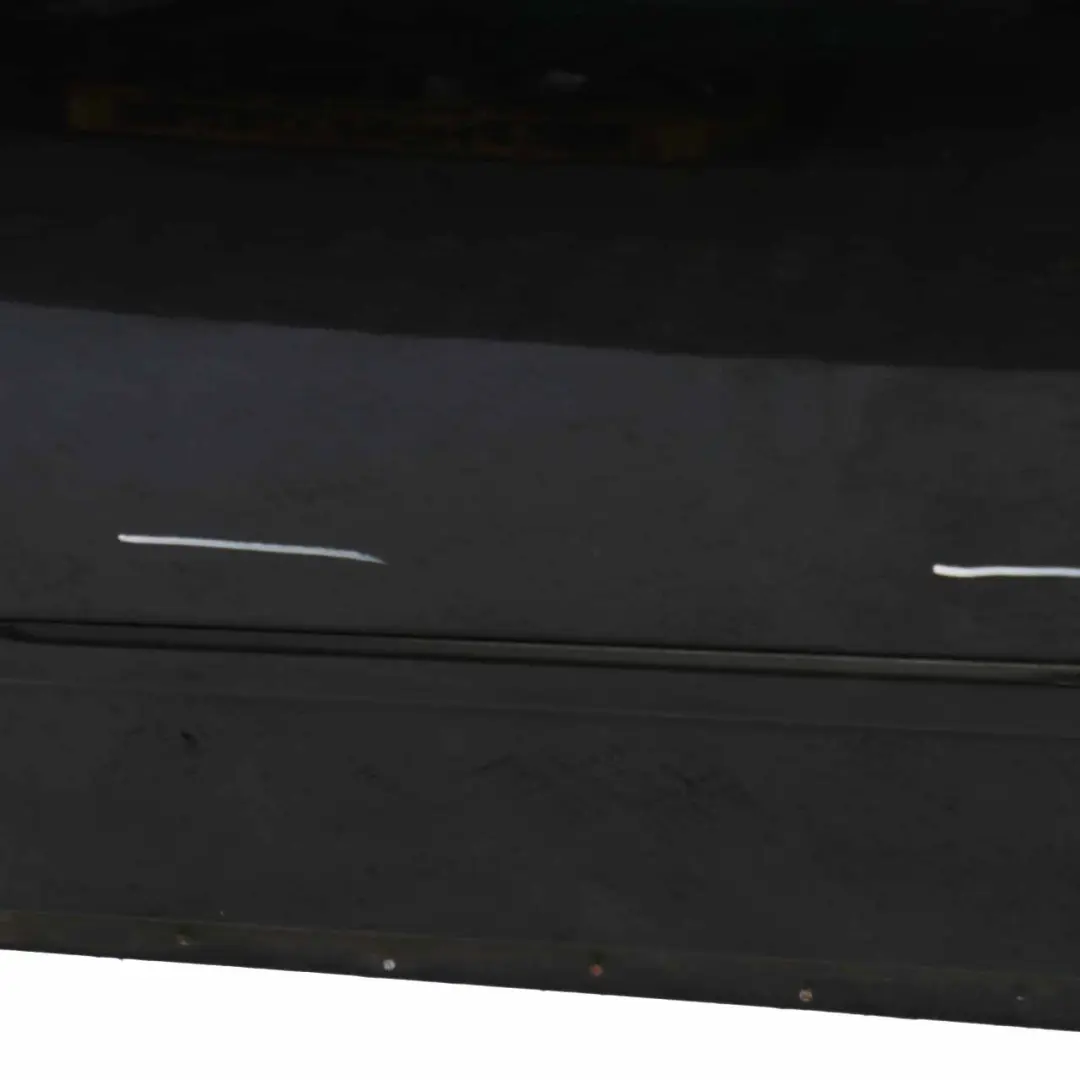 Porta anteriore sinistra nero brillante - LY9B per Audi A4 con numero di parte 8E0831051J Audi A4 Porta anteriore sinistra nero brillante - LY9B - SKU 8E0831051J-BBL - Numero di parte 8E0831051J