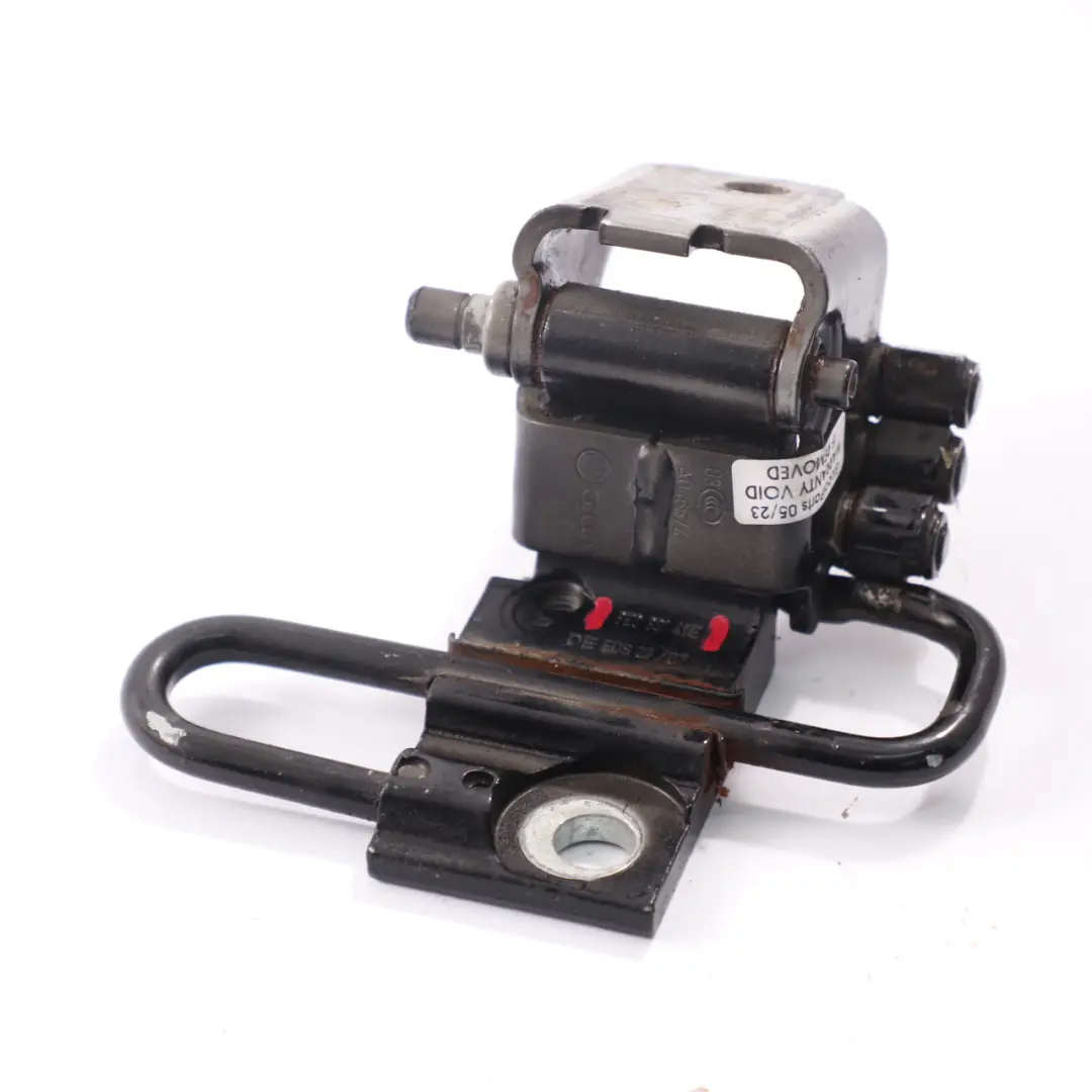 Cerniera porta Audi A4 B7 A6 C6 anteriore sinistra nero brillante - SKU 8E0831411E-BBL - Numero di parte 8E0831411E