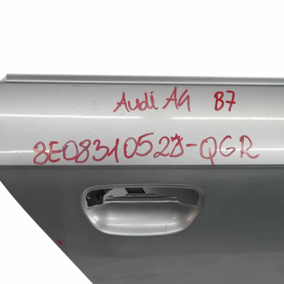 Drzwi Prawe Przednie Quartz Grey - LY7G do Audi A4 o numerze 8E0833052J Audi A4 Drzwi Prawe Przednie Quartz Grey - LY7G - SKU 8E0833052J-QGR - Numer Części 8E0833052J