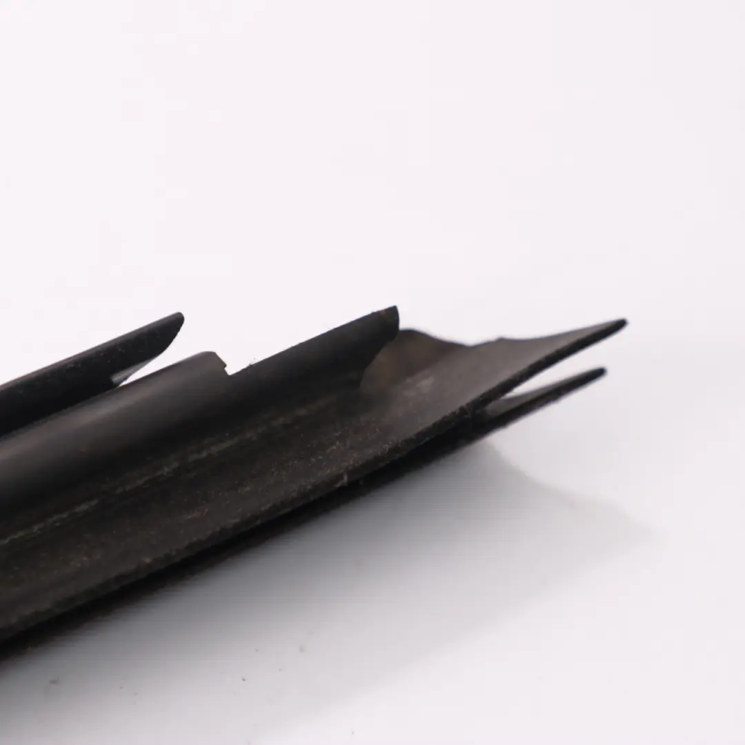 Joint de vitre porte avant gauche Joint d'étanchéité pour Audi A4 B7 à propos du numéro de pièce 8E0837479 Audi A4 B7 Joint de vitre porte avant gauche Joint d'étanchéité - SKU 8E0837479 - Numéro de pièce 8E0837479