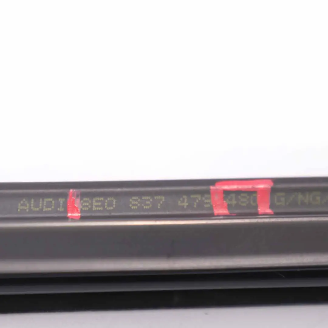 Audi A4 B7 Guarnizione Finestra Porta Anteriore Destra Striscia - SKU 8E0837480 - Numero di parte 8E0837480