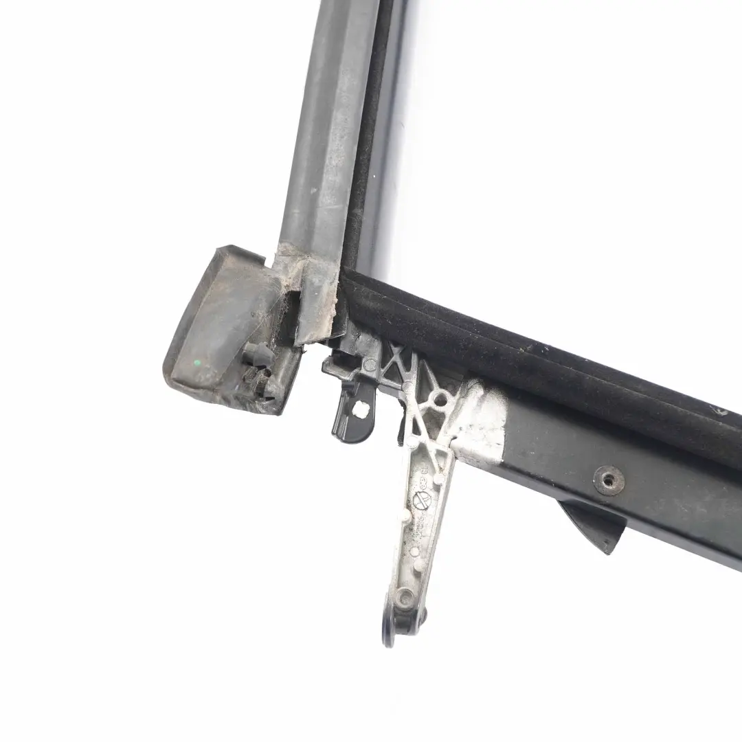 Audi A4 B7 Joint Fenêtre Porte Avant Droite Couvercle Cadre Guidage - SKU 8E0837630E - Numéro de pièce 8E0837630E