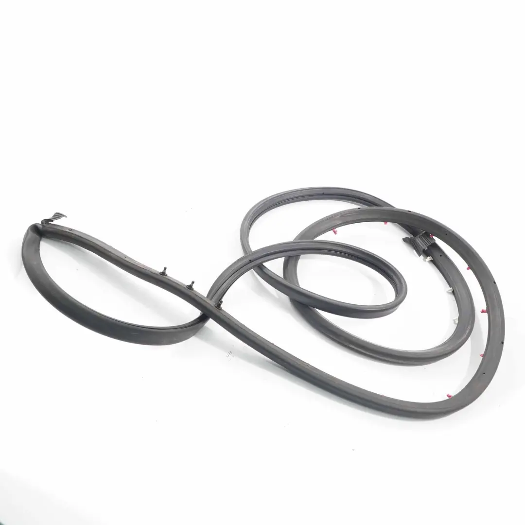 Audi A4 B7 Joint d'étanchéité de porte avant droite noir - SKU 8E0837912 - Numéro de pièce 8E0837912