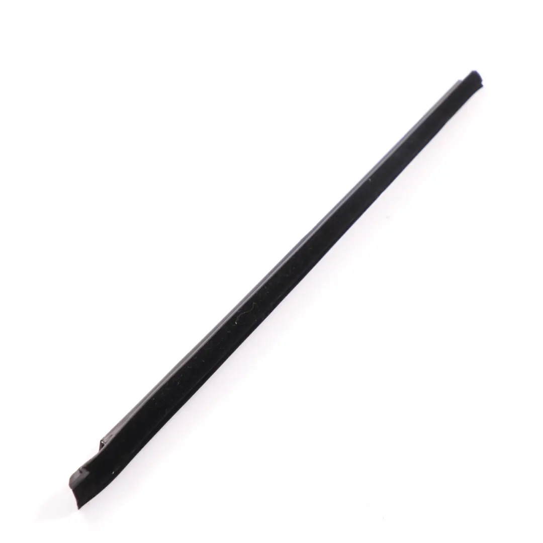 Audi A4 B7 Guarnizione Finestra Porta Posteriore Destra Striscia - SKU 8E0839480 - Numero di parte 8E0839480