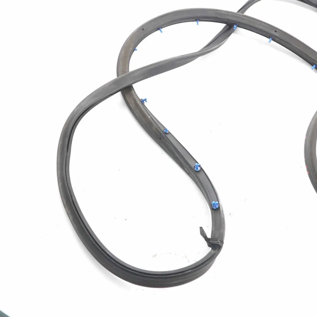 Joint d'étanchéité de porte arrière gauche noir pour Audi A4 B7 à propos du numéro de pièce 8E0839911M Audi A4 B7 Joint d'étanchéité de porte arrière gauche noir - SKU 8E0839911M - Numéro de pièce 8E0839911M