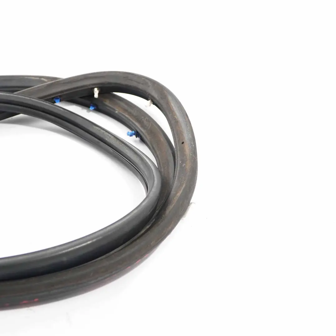 Audi A4 B7 Joint d'étanchéité de porte arrière gauche noir - SKU 8E0839911M - Numéro de pièce 8E0839911M