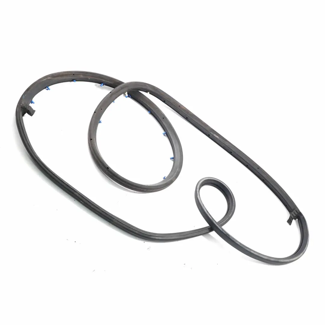 Guarnizione telaio porta posteriore sinistra Nero per Audi A4 B7 con numero di parte 8E0839911M Audi A4 B7 Guarnizione telaio porta posteriore sinistra Nero - SKU 8E0839911M - Numero di parte 8E0839911M