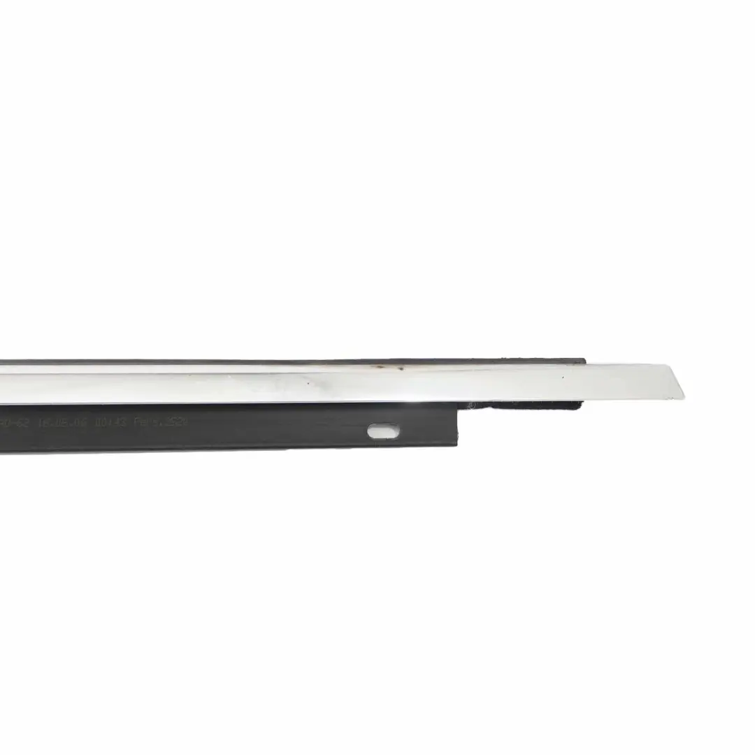 Ventana Sello Puerta Delantera Derecha Moldura Cromada 8E0853764B para Audi A4 B7 con número de pieza 8E0853284B Audi A4 B7 Ventana Sello Puerta Delantera Derecha Moldura Cromada 8E0853764B - SKU 8E0853284B - Número de pieza 8E0853284B