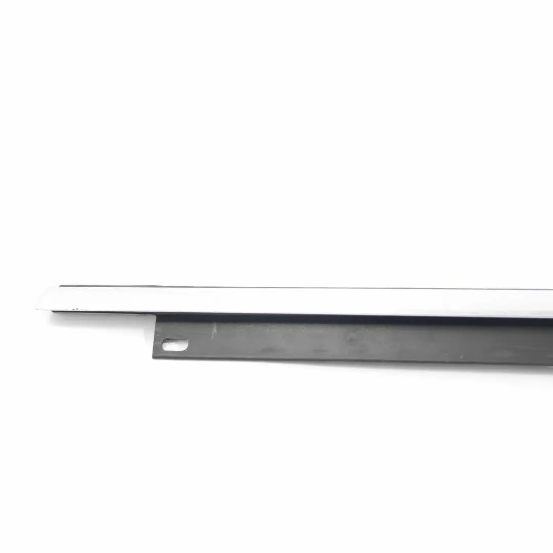 Ventana Sello Puerta Trasera Izquierda Moldura Cromada para Audi A4 B7 con número de pieza 8E0853763B Audi A4 B7 Ventana Sello Puerta Trasera Izquierda Moldura Cromada - SKU 8E0853763B - Número de pieza 8E0853763B