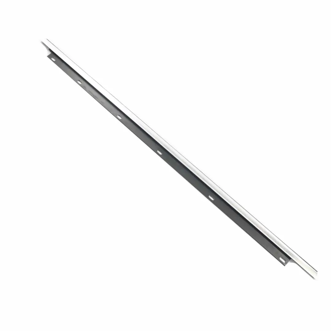 Listwa Szyby Drzwi Prawy Tył Chrom do Audi A4 B7 o numerze 8E0853764B Audi A4 B7 Listwa Szyby Drzwi Prawy Tył Chrom - SKU 8E0853764B - Numer Części 8E0853764B