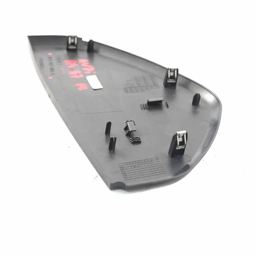 Espacio para fusible del panel de molduras izquierdo para Audi A4 B7 con número de pieza 8E0857085C Audi A4 B7 Espacio para fusible del panel de molduras izquierdo - SKU 8E0857085C - Número de pieza 8E0857085C