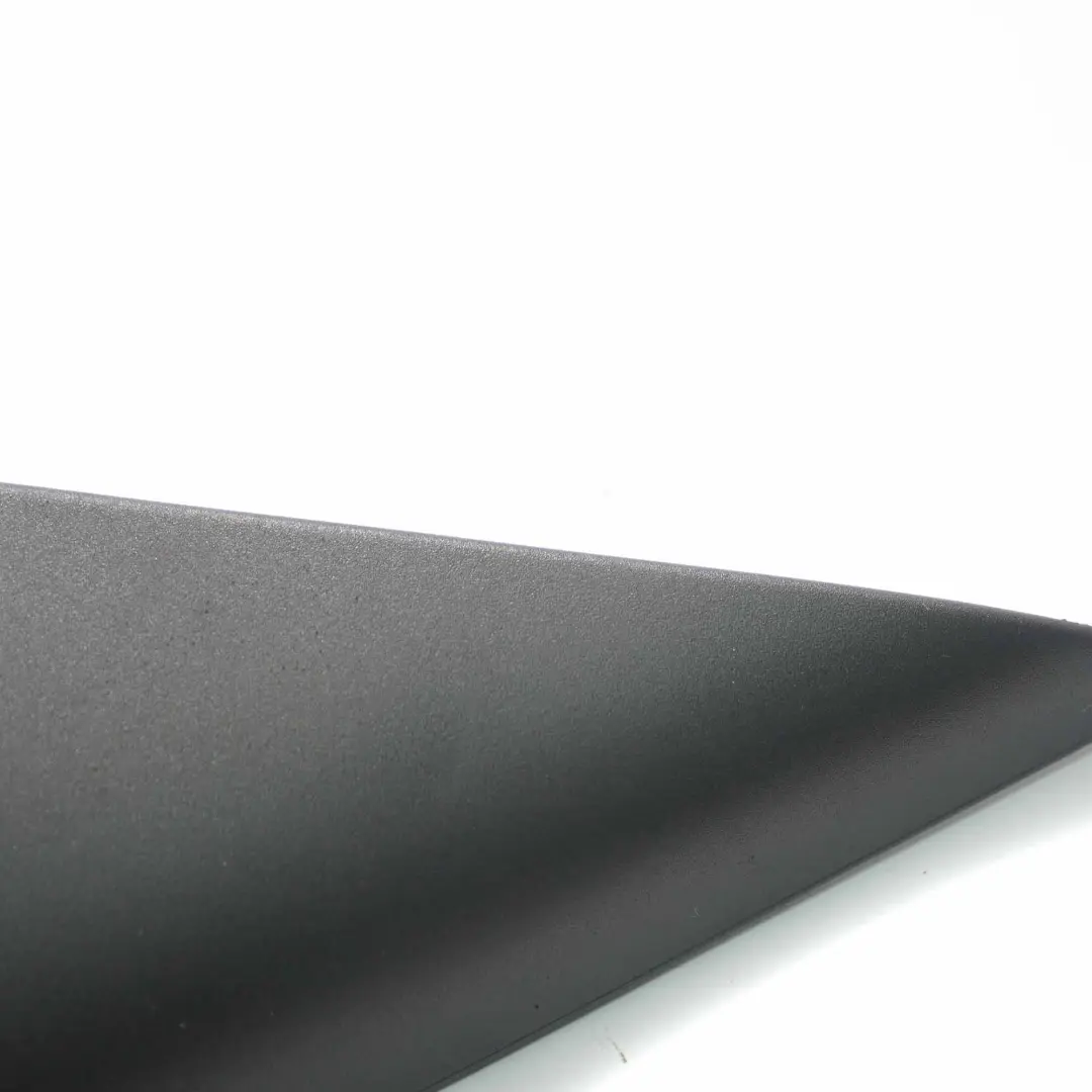 Triangolo Cover Trim Porta posteriore sinistra Interno Nero per Audi A4 B7 con numero di parte 8E0857569 Audi A4 B7 Triangolo Cover Trim Porta posteriore sinistra Interno Nero - SKU 8E0857569 - Numero di parte 8E0857569