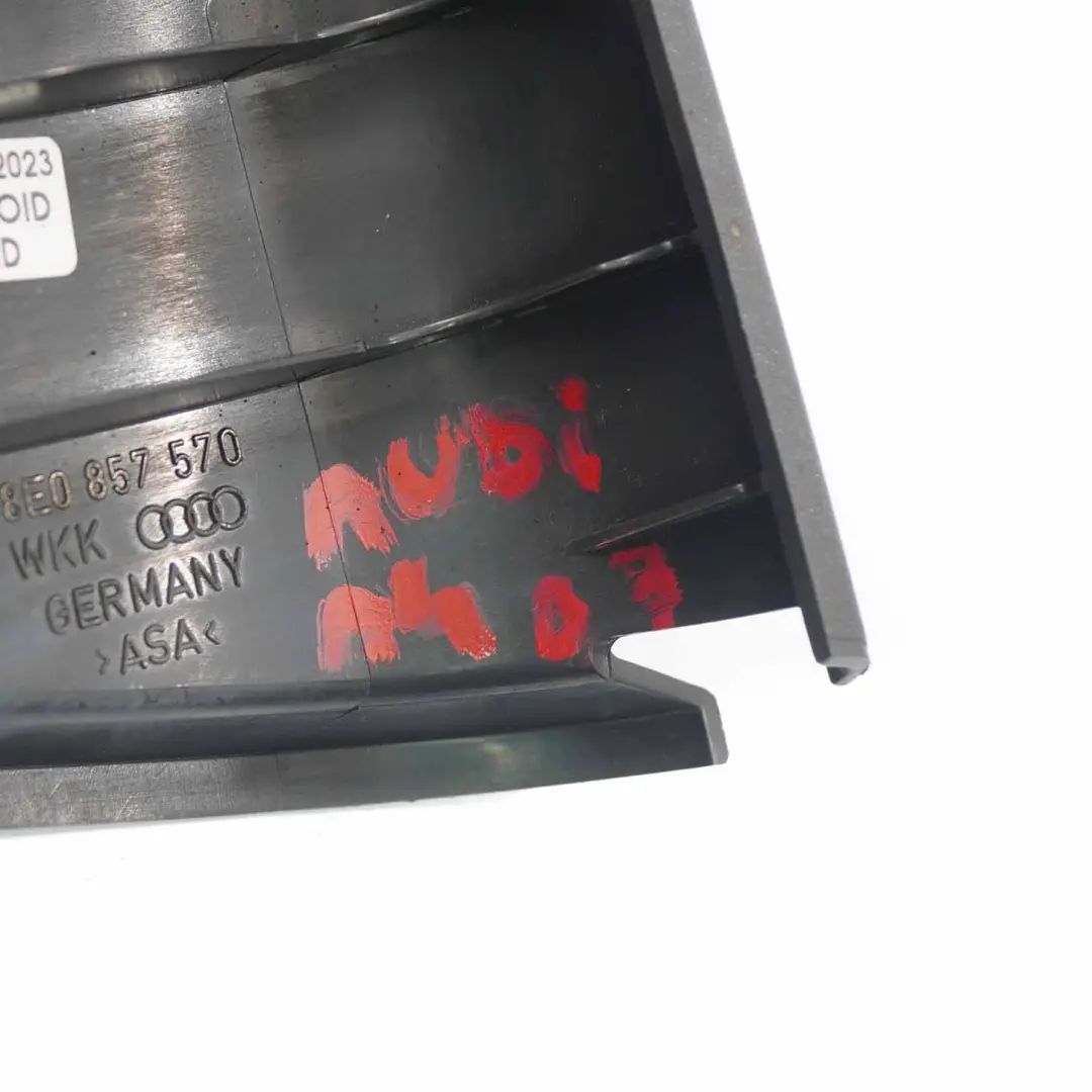 Triangolo Cover Trim Porta posteriore destra Interno Nero per Audi A4 B7 con numero di parte 8E0857570 Audi A4 B7 Triangolo Cover Trim Porta posteriore destra Interno Nero - SKU 8E0857570 - Numero di parte 8E0857570