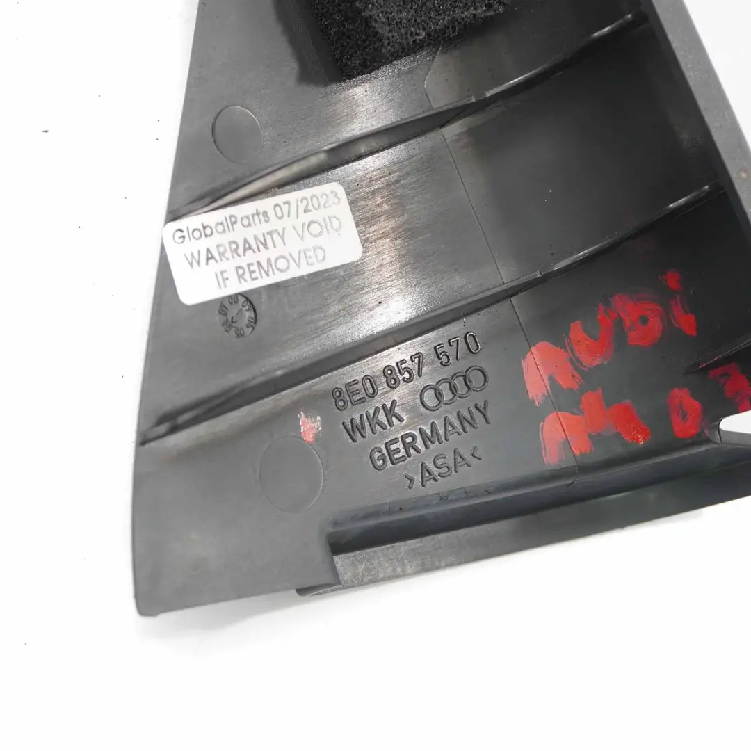 Triángulo Tapa Embellecedor Puerta Trasera Derecha Negro para Audi A4 B7 con número de pieza 8E0857570 Audi A4 B7 Triángulo Tapa Embellecedor Puerta Trasera Derecha Negro - SKU 8E0857570 - Número de pieza 8E0857570