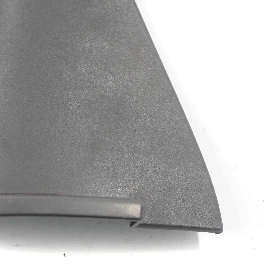 Triangolo Cover Trim Porta posteriore destra Interno Nero per Audi A4 B7 con numero di parte 8E0857570 Audi A4 B7 Triangolo Cover Trim Porta posteriore destra Interno Nero - SKU 8E0857570 - Numero di parte 8E0857570