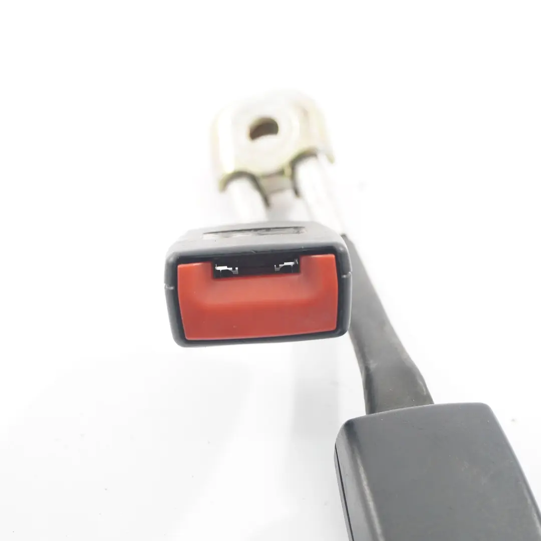 hebilla del cinturón seguridad trasero central pestillo para Audi A4 B6 B7 con número de pieza 8E0857739D Audi A4 B6 B7 hebilla del cinturón seguridad trasero central pestillo - SKU 8E0857739D - Número de pieza 8E0857739D