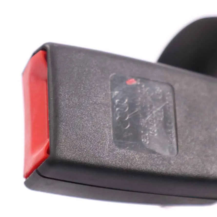 Fibbia cintura sicurezza inferiore posteriore destra per Audi A4 B6 B7 con numero di parte 8E085774001C Audi A4 B6 B7 Fibbia cintura sicurezza inferiore posteriore destra - SKU 8E085774001C - Numero di parte 8E085774001C