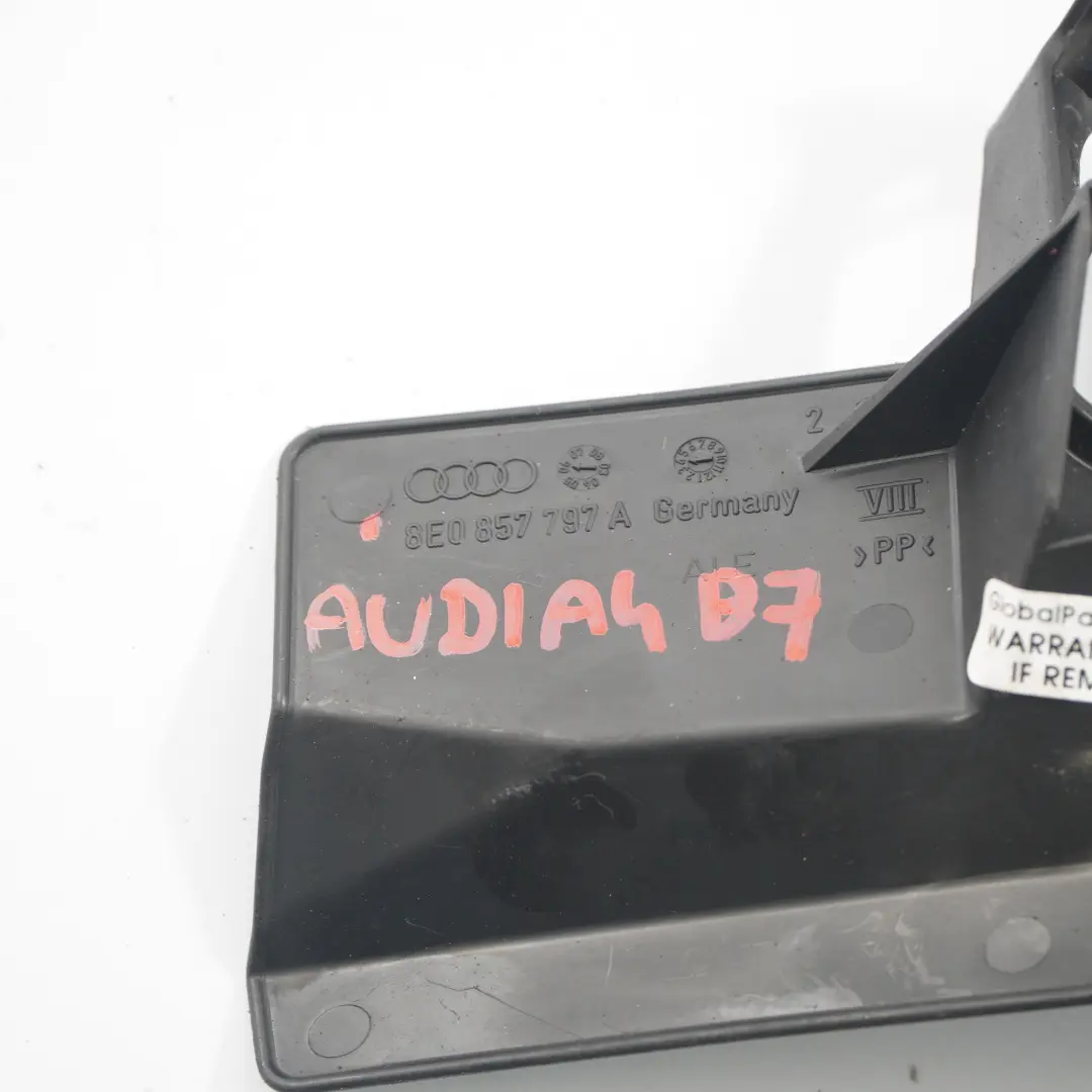 Hebilla cinturón seguridad trasera Soporte Cubierta para Audi A4 B7 Avant con número de pieza 8E0857797A Audi A4 B7 Avant Hebilla cinturón seguridad trasera Soporte Cubierta - SKU 8E0857797A - Número de pieza 8E0857797A