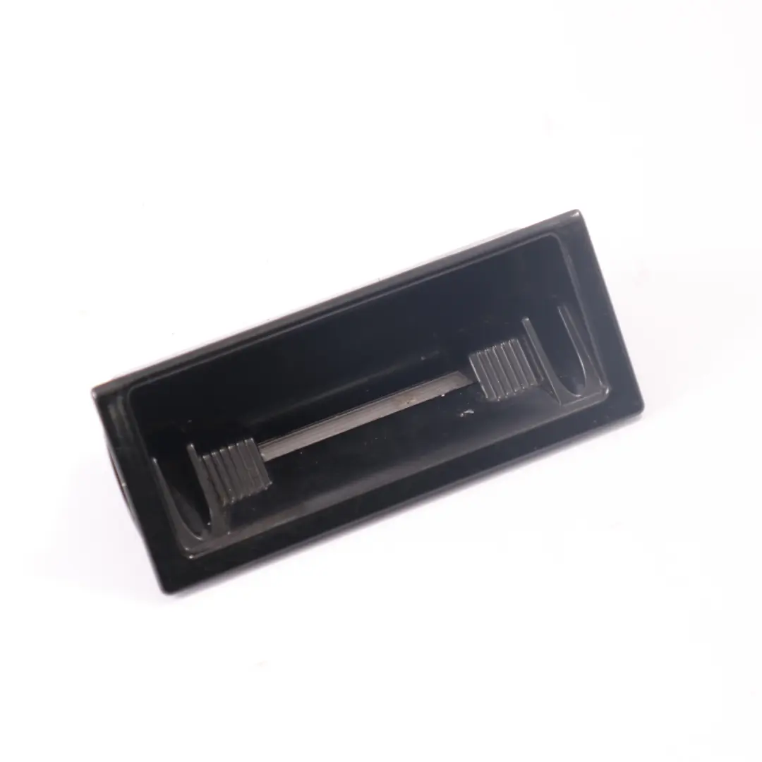 Posacenere Inserto Console Centrale Stoccaggio per Audi A4 B7 con numero di parte 8K0857989 Audi A4 B7 Posacenere Inserto Console Centrale Stoccaggio - SKU 8E0857989B - Numero di parte 8K0857989