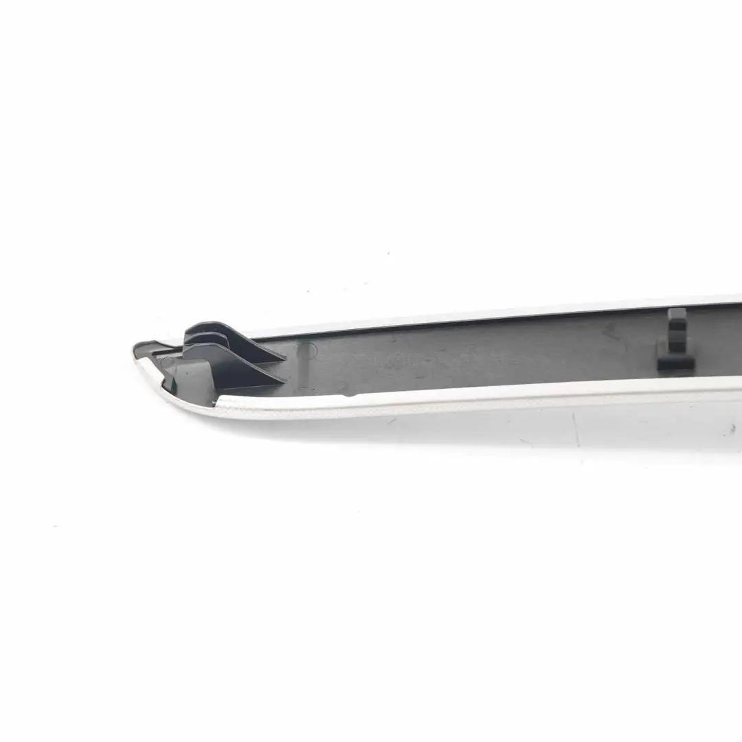Audi A4 B7 Tapa de la puerta trasera derecha Aluminio cepillado - SKU 8E0867420 - Número de pieza 8E0867420