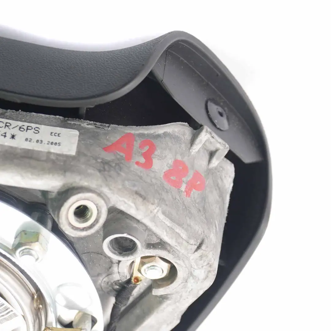 Module Airbag volant côté conducteur pour Audi A3 8P à propos du numéro de pièce 8E0880201CR Audi A3 8P Module Airbag volant côté conducteur - SKU 8E0880201CR - Numéro de pièce 8E0880201CR