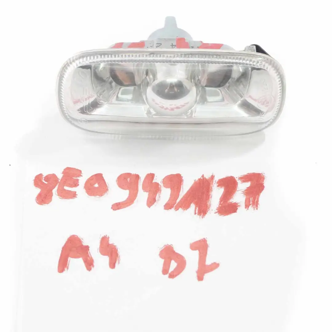 Ripetitore indicatore di direzione sinistro destro per Audi A4 B7 con numero di parte 8E0949127 Audi A4 B7 Ripetitore indicatore di direzione sinistro destro - SKU 8E0949127 - Numero di parte 8E0949127
