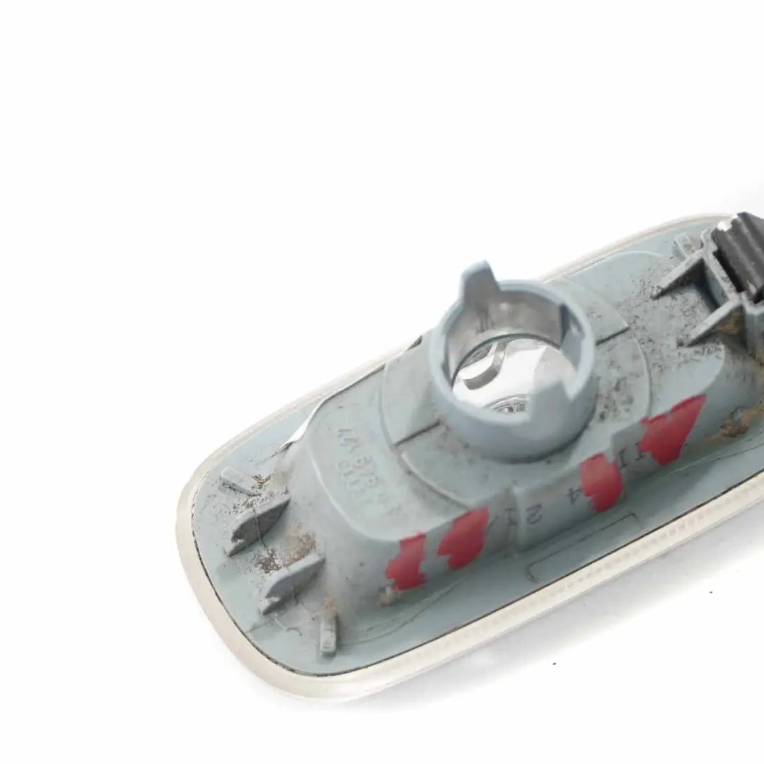 Indicator Repeater Left Right N/O/S Side Panel to Audi A4 B7 with Part number 8E0949127 Audi A4 B7 Indicator Repeater Left Right N/O/S Side Panel - SKU 8E0949127 - Part number 8E0949127