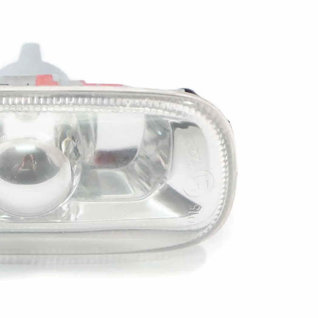 Ripetitore indicatore di direzione sinistro destro per Audi A4 B7 con numero di parte 8E0949127 Audi A4 B7 Ripetitore indicatore di direzione sinistro destro - SKU 8E0949127 - Numero di parte 8E0949127