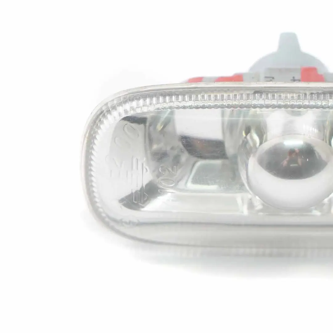 Indicador Repetidor Izquierda Derecha Panel Lateral para Audi A4 B7 con número de pieza 8E0949127 Audi A4 B7 Indicador Repetidor Izquierda Derecha Panel Lateral - SKU 8E0949127 - Número de pieza 8E0949127