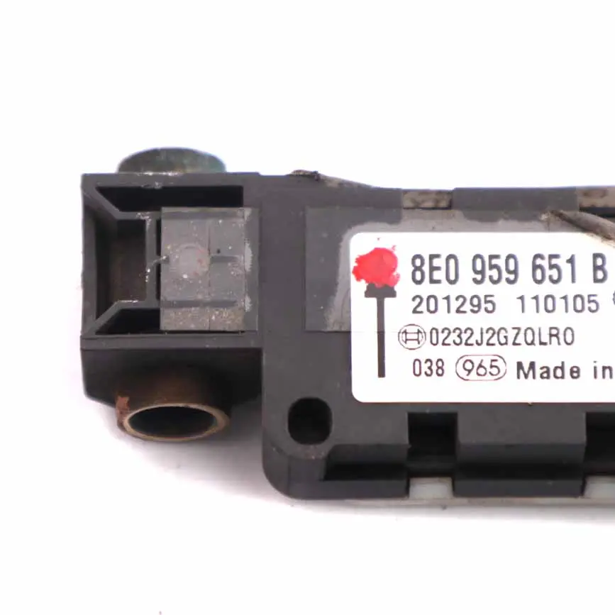 Czujnik Sensor Uderzenia do Audi A3 8P o numerze 8E0959651B Audi A3 8P Czujnik Sensor Uderzenia - SKU 8E0959651B - Numer Części 8E0959651B