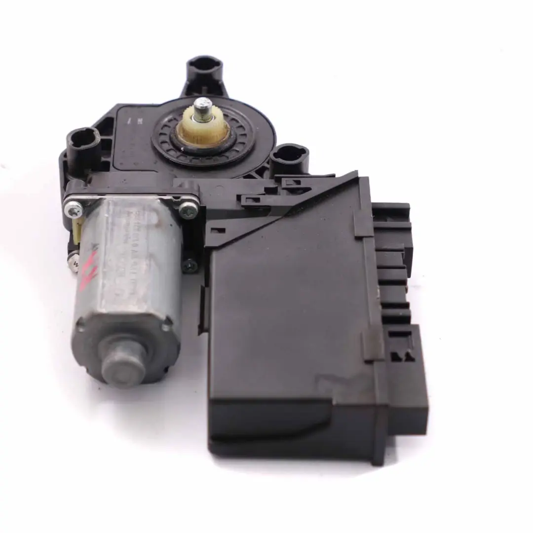 Fensterheber Motor Tür hinten rechts Regulator Drive für Audi A4 B7 mit Teilenummer 8E0959802E Audi A4 B7 Fensterheber Motor Tür hinten rechts Regulator Drive - SKU 8E0959802E - Teilenummer 8E0959802E