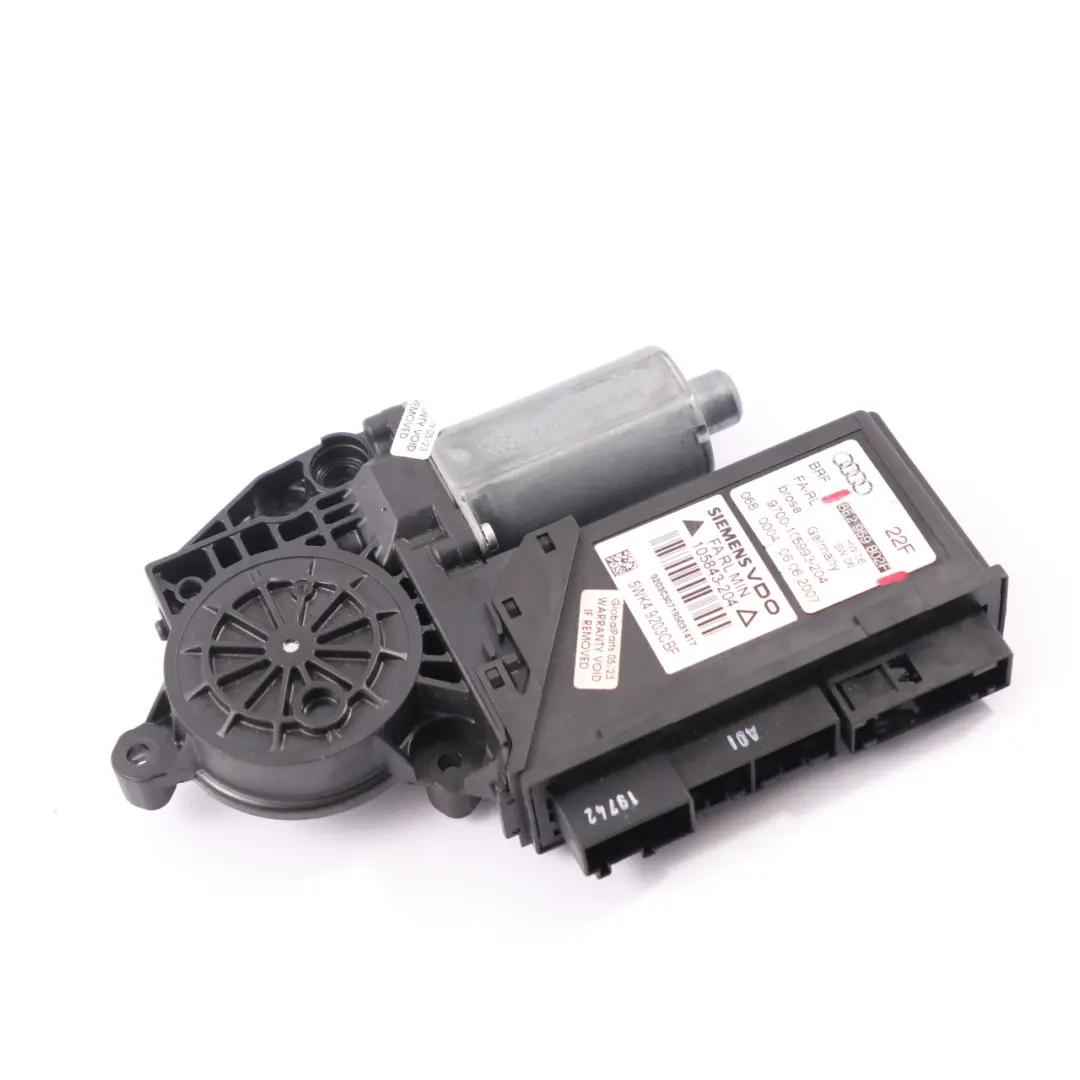 Moteur du lève-personne vitre de porte avant droite pour Audi A4 B7 à propos du numéro de pièce 8E2959802F Audi A4 B7 Moteur du lève-personne vitre de porte avant droite - SKU 8E2959802F - Numéro de pièce 8E2959802F