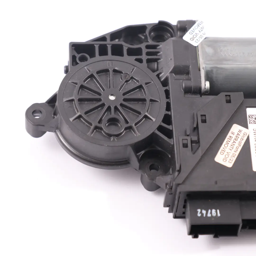  Motore del sollevatore Audi A4 B7 anteriore destro finestra - SKU 8E2959802F - Numero di parte 8E2959802F