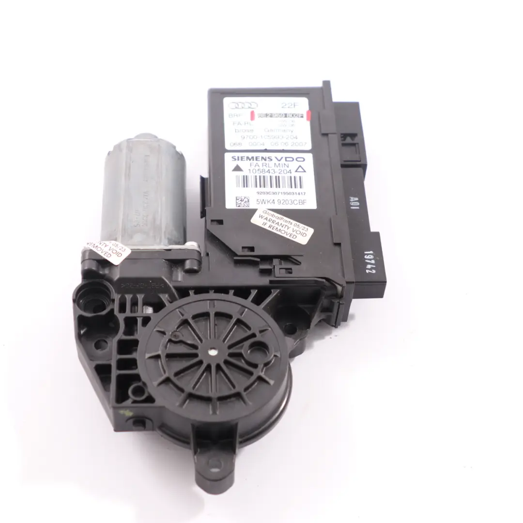 Motore del sollevatore Audi A4 B7 anteriore destro finestra per con numero di parte 8E2959802F Motore del sollevatore Audi A4 B7 anteriore destro finestra - SKU 8E2959802F - Numero di parte 8E2959802F