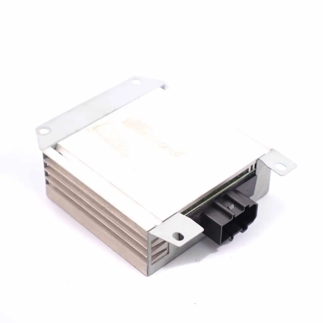 Audio Radio Aerial Amplifier Control Unit Harman Becker to Audi A4 B7 with Part number 8E9035223D Audi A4 B7 Audio Radio Aerial Amplifier Control Unit Harman Becker - SKU 8E9035223D - Part number 8E9035223D