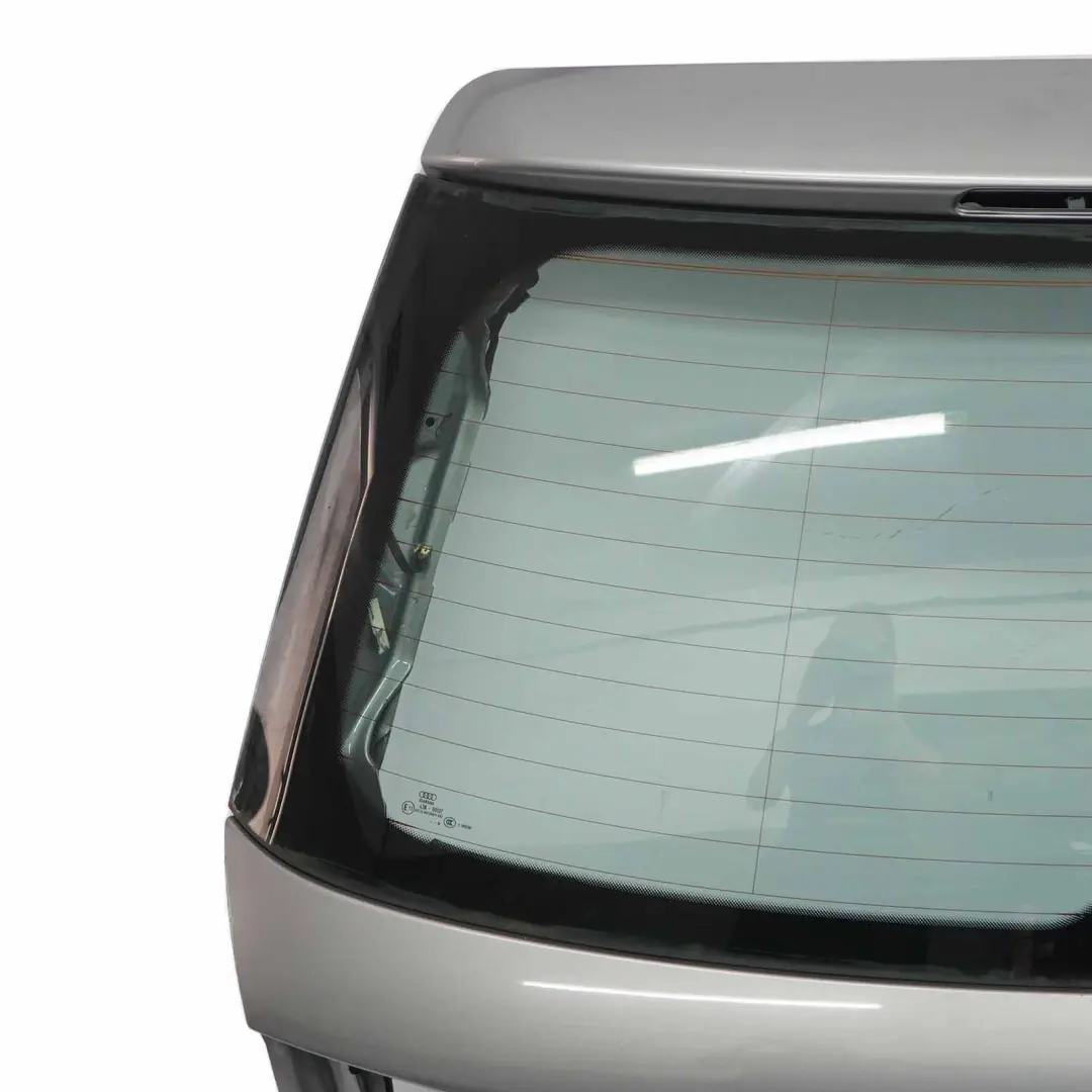 Klapa Bagażnika Quartz Grey LY7G do Audi A4 B7 Avant o numerze 8E9827023P Audi A4 B7 Avant Klapa Bagażnika Quartz Grey LY7G - SKU 8E9827023P-QGR - Numer Części 8E9827023P