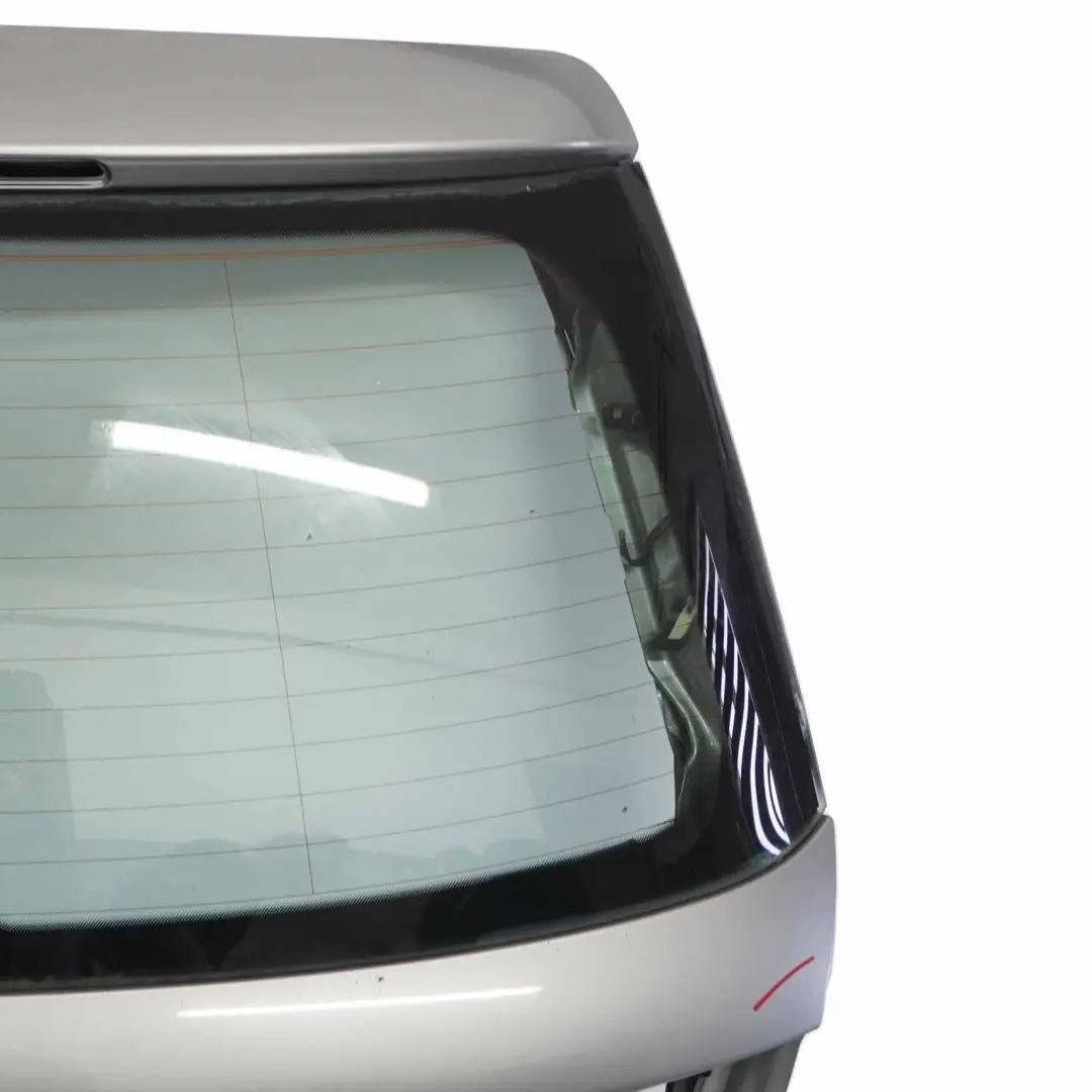 Klapa Bagażnika Quartz Grey LY7G do Audi A4 B7 Avant o numerze 8E9827023P Audi A4 B7 Avant Klapa Bagażnika Quartz Grey LY7G - SKU 8E9827023P-QGR - Numer Części 8E9827023P